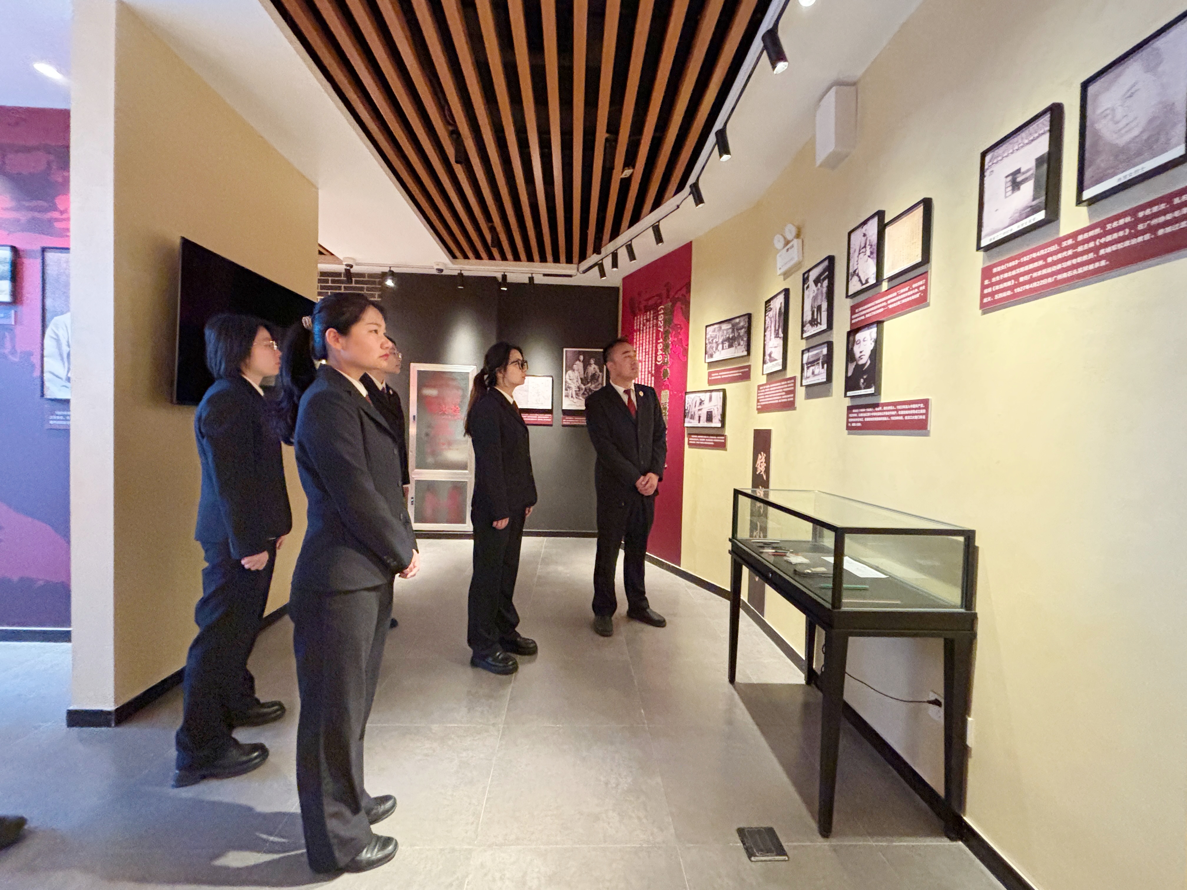 清明祭英烈 薪火铸检魂——枣阳市检察院开展清明祭扫暨红色教育主题活动